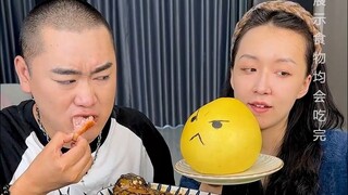 #Grilled sausage Binbin is so selfish and protects his food, I hope he doesn’t regret it… #Couple’s 