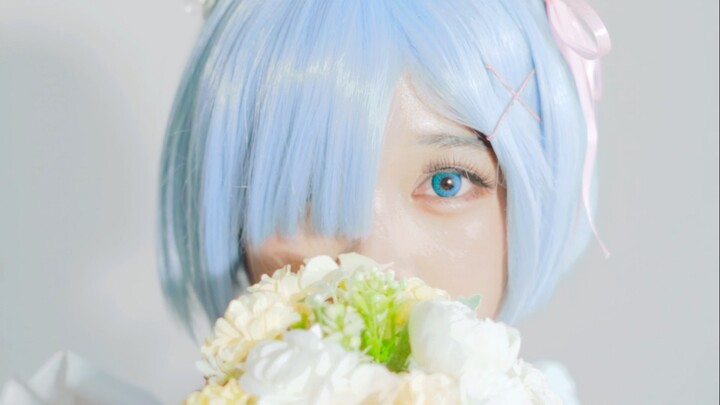 Rem - Re: Zero cosplay