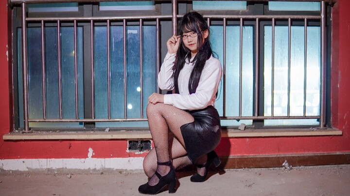 超御眼镜娘！竖屏一镜到底的BING BING