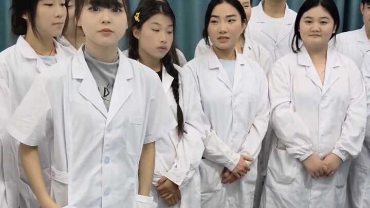 أحدهما جريء حقًا في الكلام والآخر جريء حقًا في تحمل المسؤولية