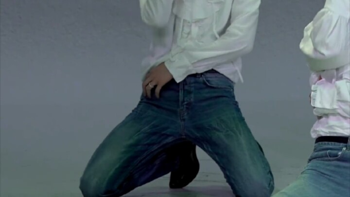 Six Big One Jeans Pocket Live Shot