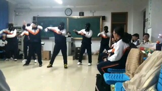 【东营市一中元旦晚会】精  神  小  伙  成  双  对