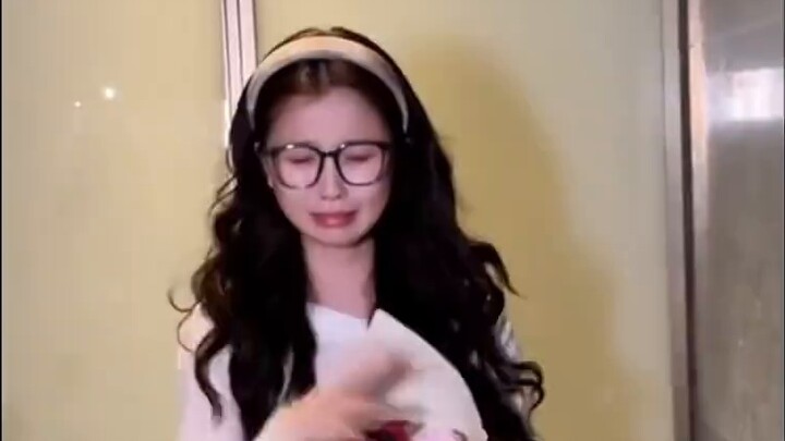 Died of laughter, Yu Shuxin's five year-end magazines became the hot search, Yu Si will wake up laug