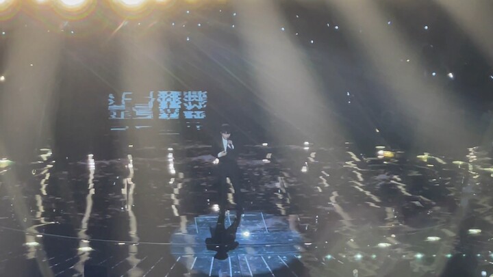 Hearing Zhou Shen sing live for the first time gave me goosebumps—so moving! [Clap clap]