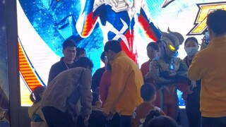 Ini adalah pertemuan Ultraman paling kacau yang pernah saya hadiri