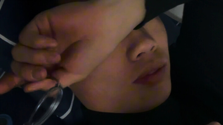 Finally figured out why the boys in my class don't post on WeChat Moments