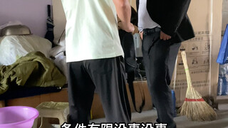 The Lobby Manager Handles the Pedicure Master's Troublemaking Incident