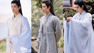 Shi Ying walks in a pure enjoyment version, standing tall, elegant, relaxed and graceful, walking ou
