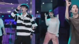[Zi Yu] I like watching him dance this kind of big-frame dance!