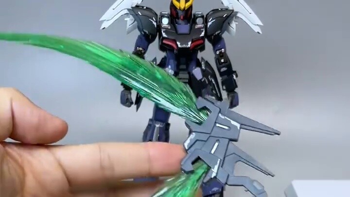 หนึ่งในตัวแทนทั่วไปของ Black Gundam Fix Hell บลีช เทพมรณะ Gundam Light Play!!!