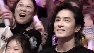 เธอเพิ่งโต แต่ทำไมคุณถึงใจร้ายกับเธอขนาดนี้”