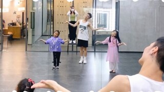 [Bai Xiaobai] "My Home is in Peach Blossom Mountain" Children's Chinese Style Choreography Mirror Pr
