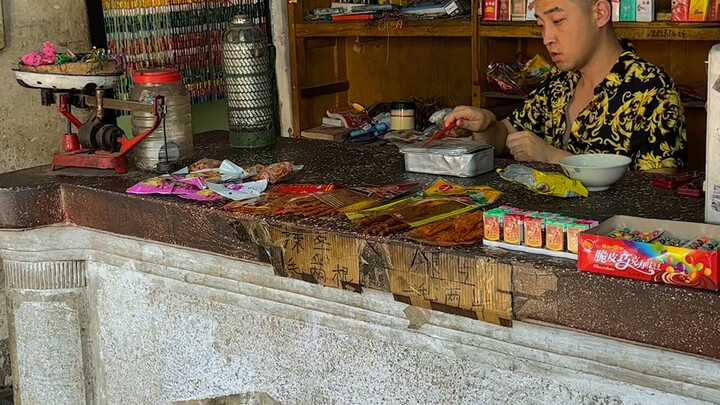 ชีวิตดีขึ้นแล้ว กินบะหมี่ต้องใส่ไข่สองฟอง