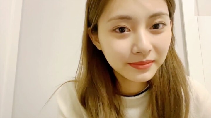 Chu Tử Du hát chay "May Mắn Nhỏ" trong buổi phát trực tiếp