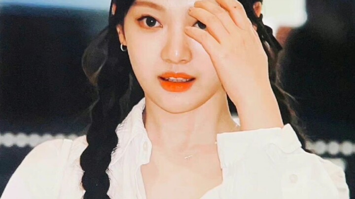 【หนิงอี้จั๋ว】ตาของฉันเคยผ่าตัดมาก่อน ตาขวามองแทบไม่เห็น ไปไหนก็ต้องพกยาหยอดตาตลอด เธอรักอาชีพไอดอลสุ