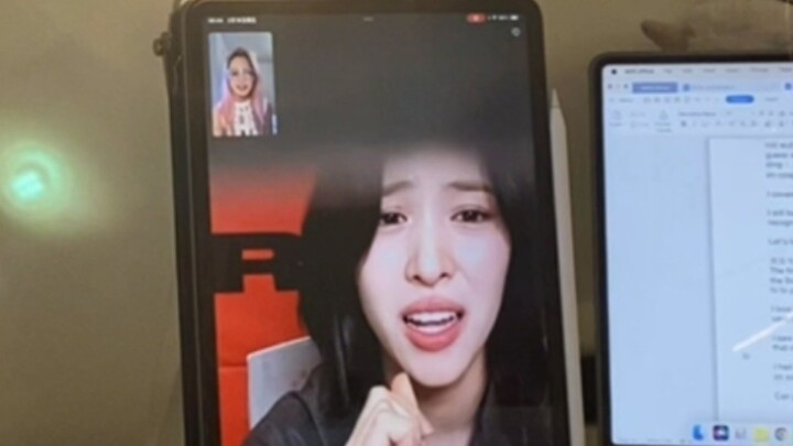 Pay attention, there's a little girl who went crazy after signing autographs