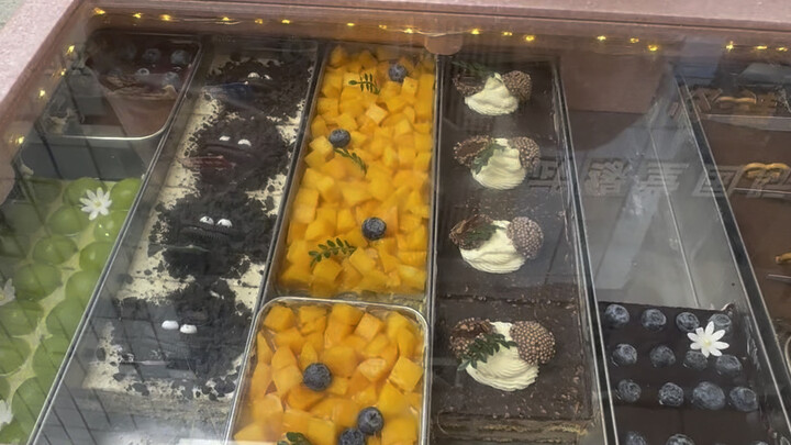 Selesai sudah, aku jatuh cinta pada tiramisu...