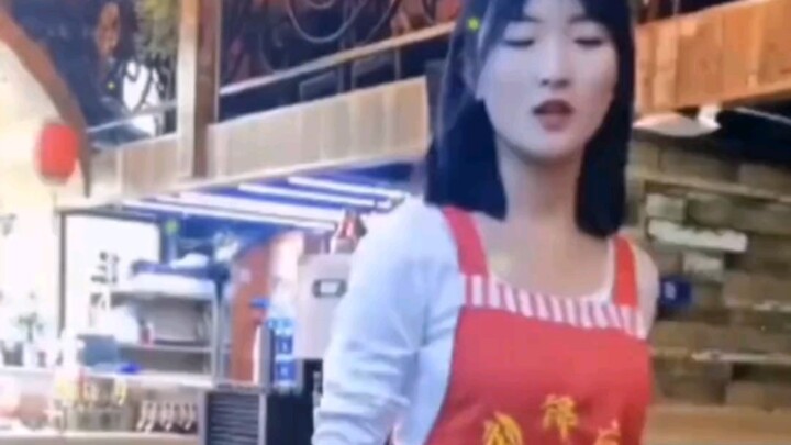 กล่องเดียวมันไม่พอ ให้คนอื่นเห็นเข้าก็จะคิดว่าฉันซื้อไม่ไหว จัดมาอีกกล่องหนึ่ง แบ่งคนละกล่องเลย