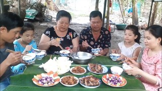 Cả Nhà Vui Mừng Vì Chòi Đã Làm Xong Cùng Bữa Cơm Ngon Khi Trời Mưa Lớn| TKQ & Family T619