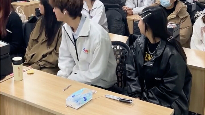 คุณครูเล่นเกมกับพวกเรา ให้พวกเราเรียนรู้ชีวิต นี่แหละใช่แล้ว “เกมชีวิต”!