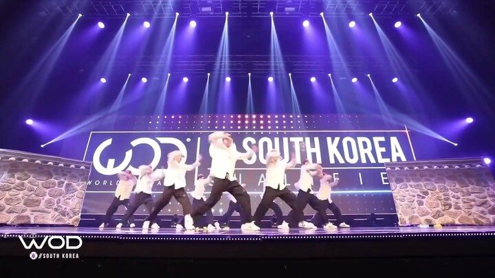 ระบำซอมบี้ราชวงศ์ชิง แชมป์อันดับ 1 การแข่งขันเต้นหมู่ปี 2017 ยิ่งดูยิ่งฟิน #เวทีสด #คอนเสิร์ตไลฟ์ #ก