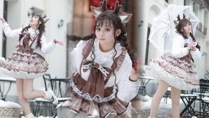 Có nhất thiết phải là Ông già Noel không? Một con nai trong tuyết thì không ổn~
