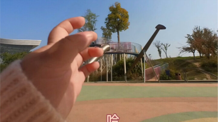 Từ góc nhìn của bé con: Trượt cầu trượt dưới mắt bé, hóa ra cao thế này!