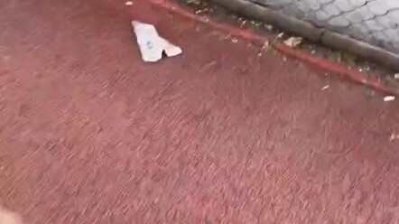 يا بني، لا بأس إذا واجهت بعض العقبات، ستفهم عندما تكبر.