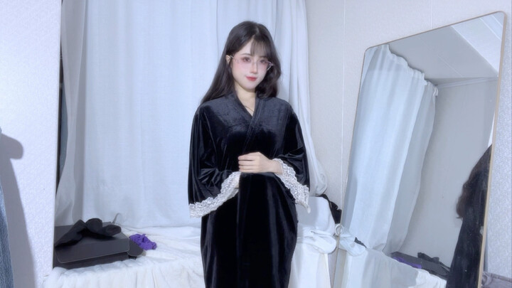 Ai gửi cho cô ấy vậy? Mày đúng là biết chọn ghê!