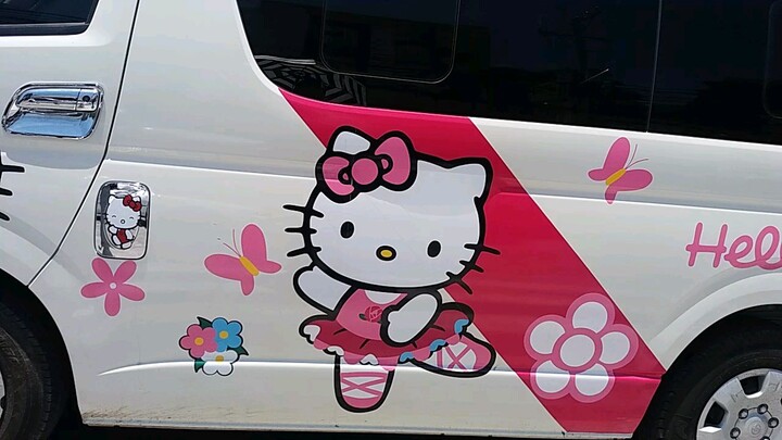 hello kitty van