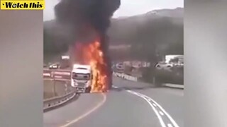 妻子车祸当场丧生，丈夫不愿独活走入燃烧的车里殉情
