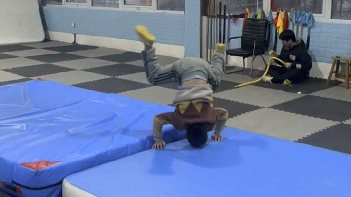 教练：我还没发工资奥快过年也没用