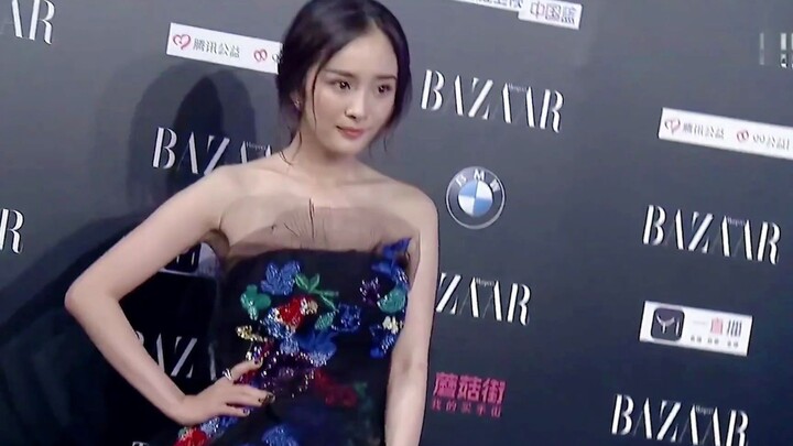 To be fair, when it comes to red-carpet looks, you still have to look at Chinese female celebrities—