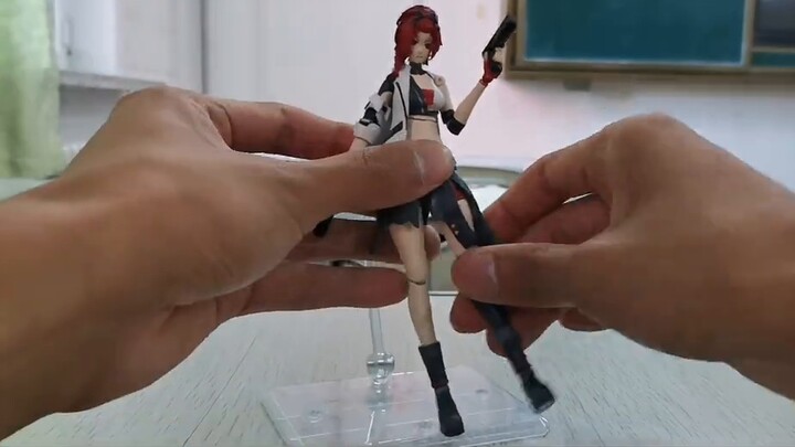 [Mingchao] Can you make figures at school? There is a girl named Xiaofang in the village of hardcore