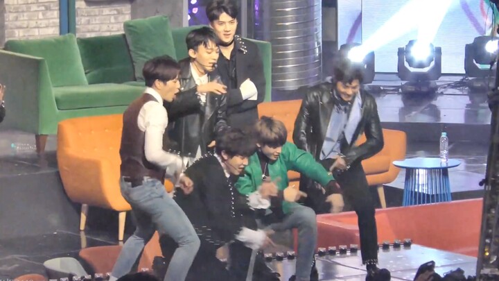 [Flash Cone Medley] SHINee Drives EXO Crazy Series (SM Has No Normal People)