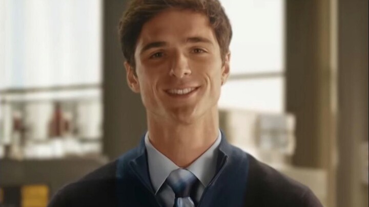 Cửa khoang rơi ra giữa không trung, quảng cáo của hãng hàng không ✈️