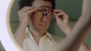 Vì muốn kiếm lượt xem, anh chàng livestream nhảy lầu, thế nhưng anh ta lại chẳng hề hấn gì.