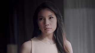 إعلان مثير في تايلاند: زوجي يعود فجأة إلى المنزل...