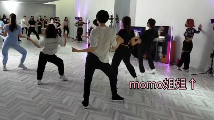 [Hirai Momo] When Momo’s sister choreographs to TWICE’s song / Strawberry Moon / Bunny Day Single