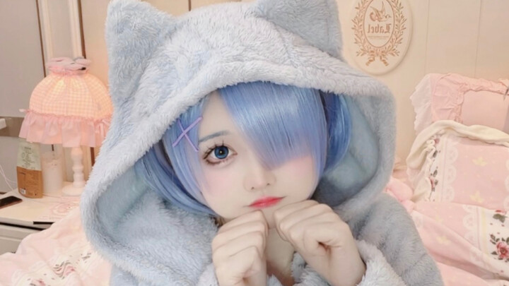 Keseharian|Cosplay Jadi Rem, Telinga Kucing yang Imut