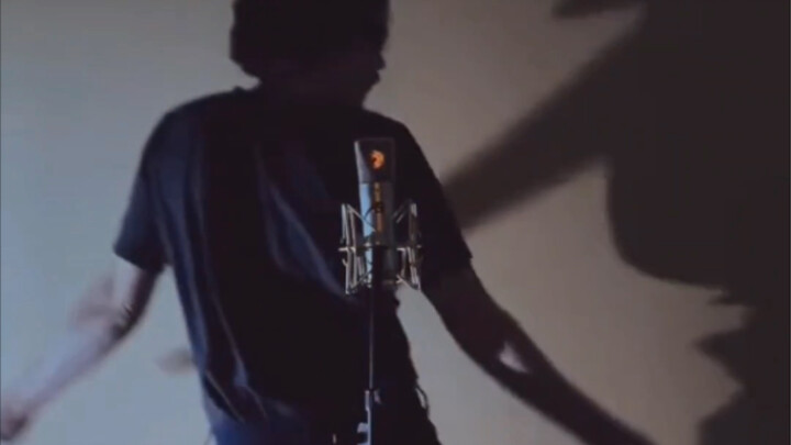 Chú trai quý báu trực tuyến cãi nhau với mọi người, đáng yêu quá