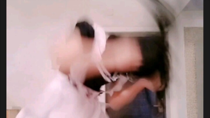 今天是我的生日，给大家跳一个女装版的Phut hon