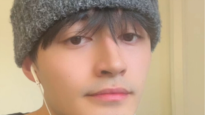 عندما يكون التحدث بطلاقة جيدًا، غنِّي "Why would I ever"!