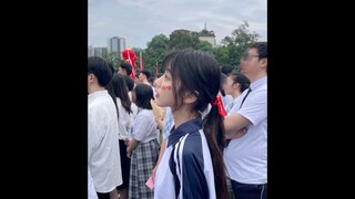 “来看看什么叫做长的牛逼！”