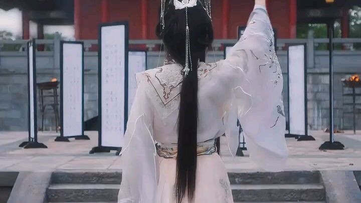 เซียนสาวทะลุมิติไปอยู่ในร่างเด็กน้อย! ใช้วิชาเซียนช่วยแม่จนร่ำรวยจับคู่แม่กับ CEO รูปหล่อจนชีวิตพิก