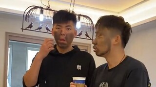 室友竟然拿这个当洗面奶？结果闹出笑料，结局全员懵了