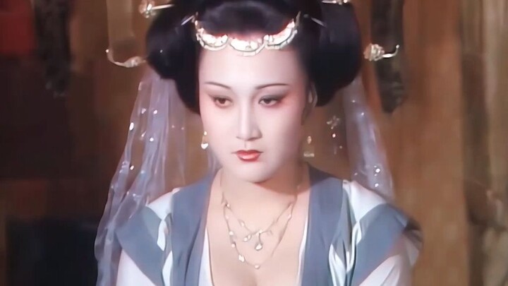 She’s practically Yang Guifei reincarnated—she actually looks even more beautiful after gaining weig