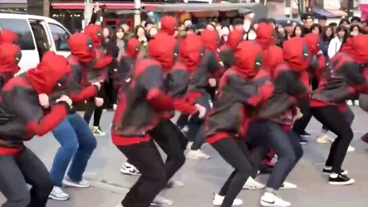 Have you ever seen the Deadpool army that can Krump dance?
