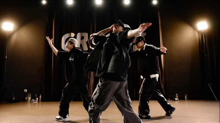 lihat aku bekerja koreografi improvisasi