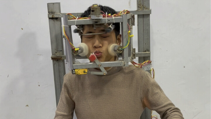Invention: One-Click Quick Makeup Removal Assist Chair